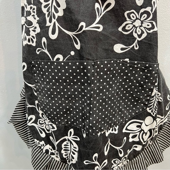 Flirty Ruffly Full Apron Long Sash Tie Black & White Floral Striped Dotted Print - Picture 4 of 6